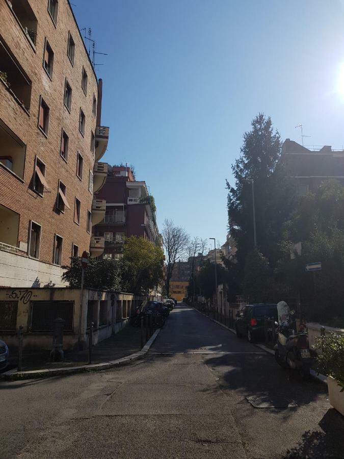 Appartamento Luminoso Con Vista Su Villa Ada Rome Bagian luar foto