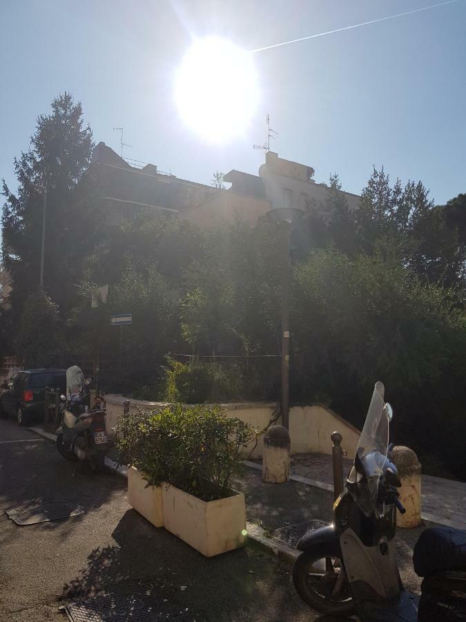 Appartamento Luminoso Con Vista Su Villa Ada Rome Bagian luar foto