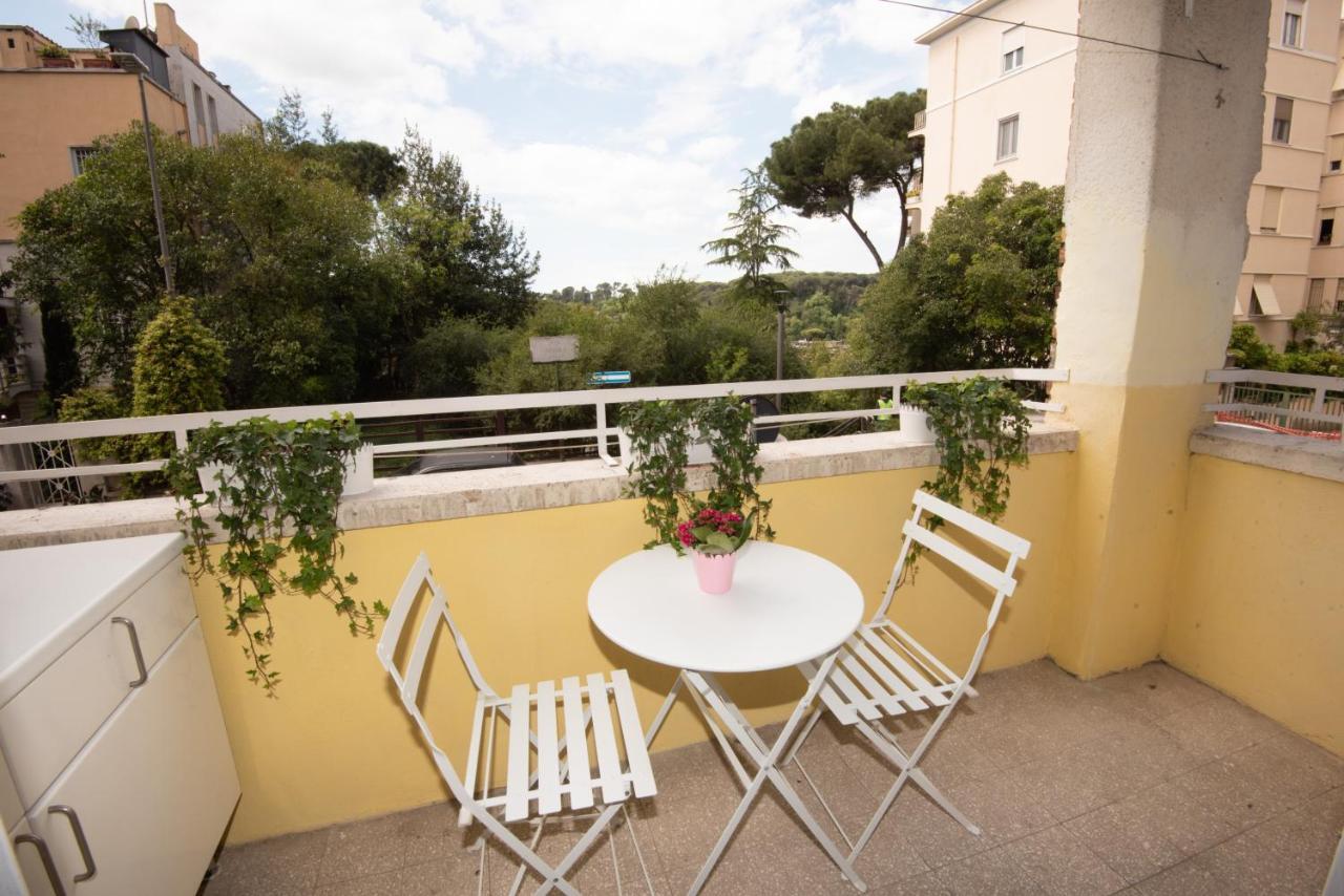 Appartamento Luminoso Con Vista Su Villa Ada Rome Bagian luar foto